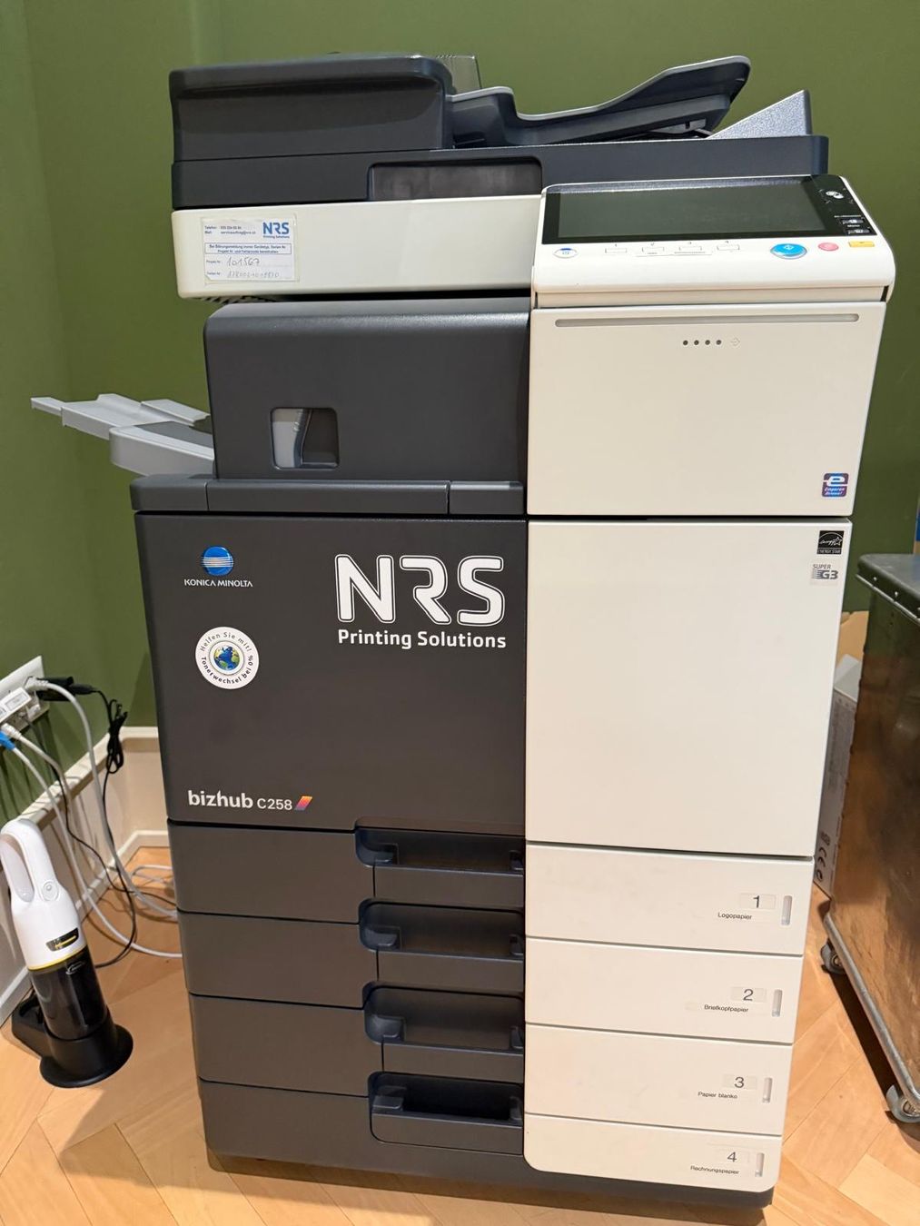 Konica Stampanti: Konica Minolta A3-FarbMultifunktionsdrucker geprüft/gewartet – Usato da Zürich venduto da eeg_fn9k