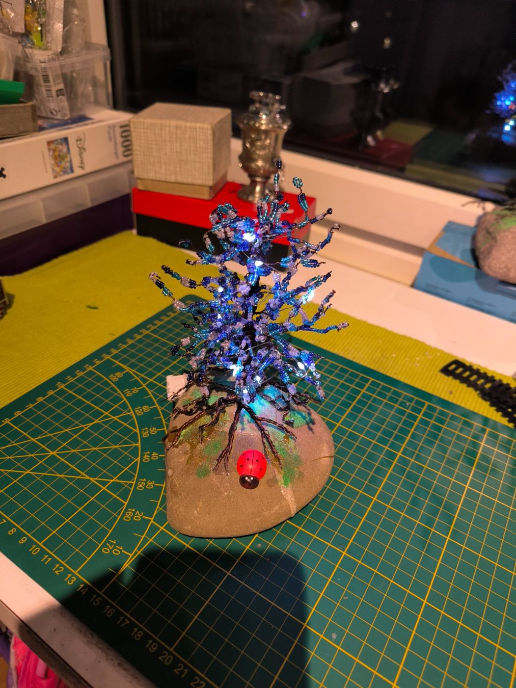 Tutte le decorazioni: Edler blauen Perlen Baum mit Licht – Usato da Zürich venduto da protea59