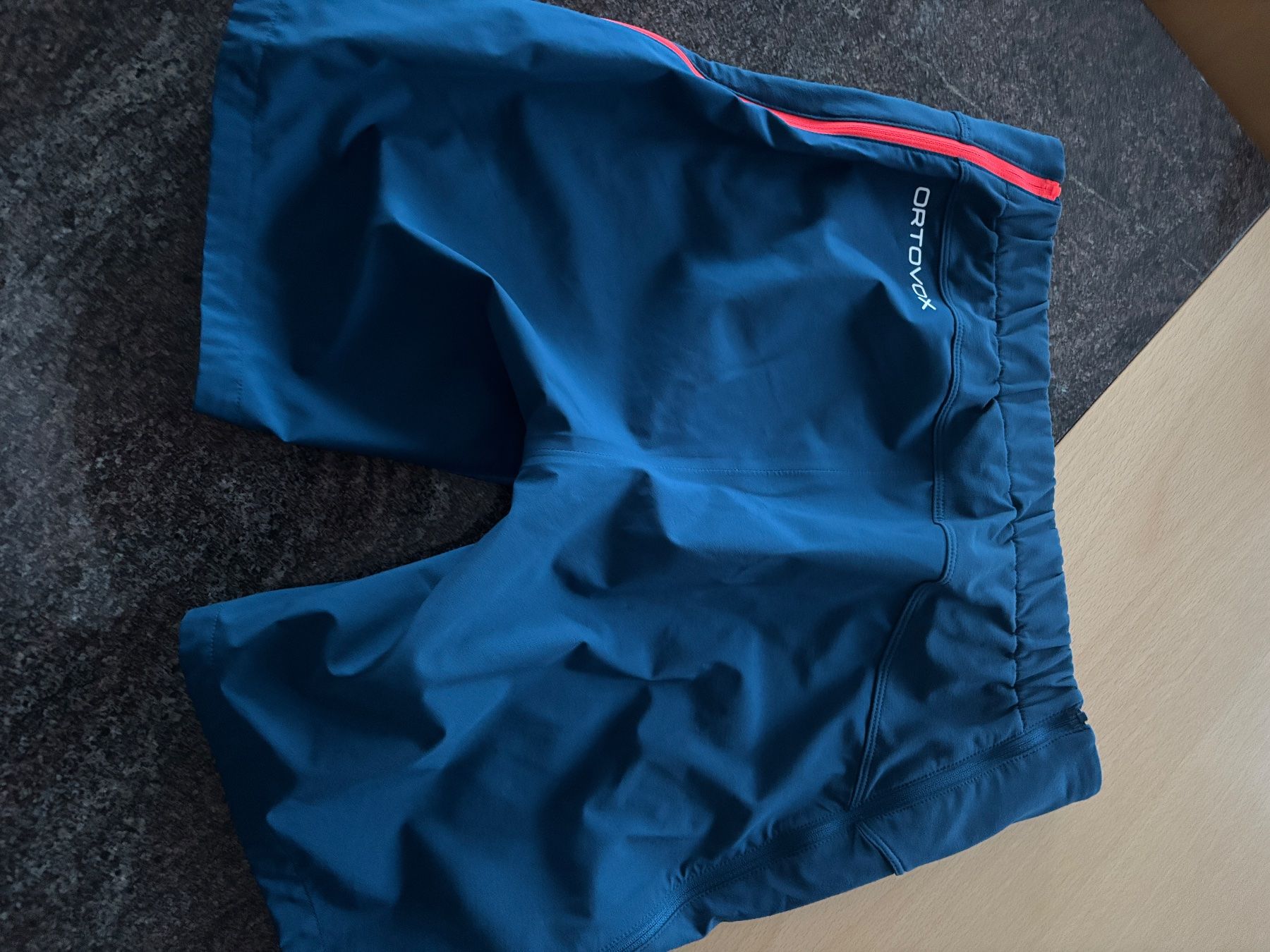 Ortovox Pantaloni: Ortovox Gr.M – Nuovo (secondo la descrizione) da Hasliberg-Hohfluh venduto da Adbu13 1