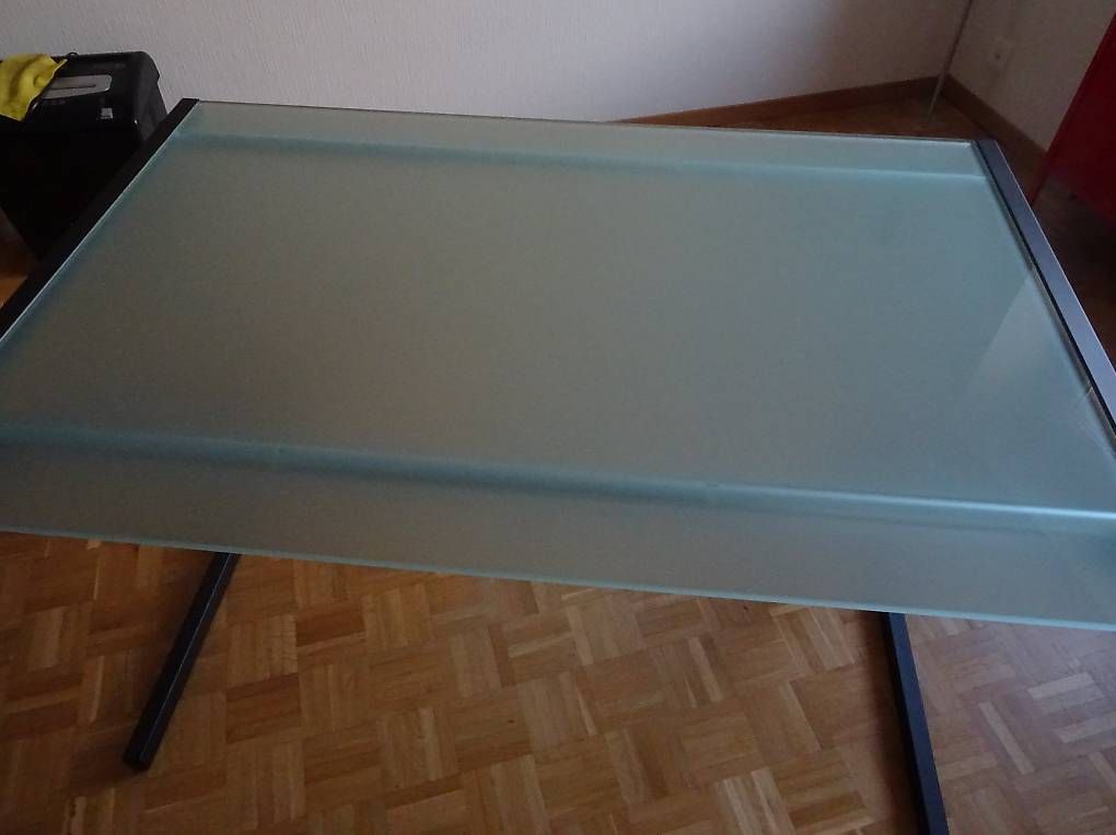 Tische: Bureau plateau verre dépoli – Gebraucht aus St-Blaise von NSUTT1953 1