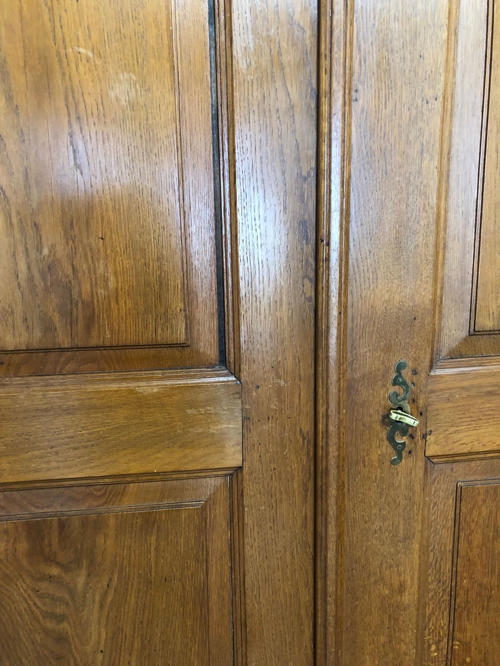 Schränke: Antiker Kleiderschrank aus Eichenholz – Gebraucht aus Minusio von brindisi150 5