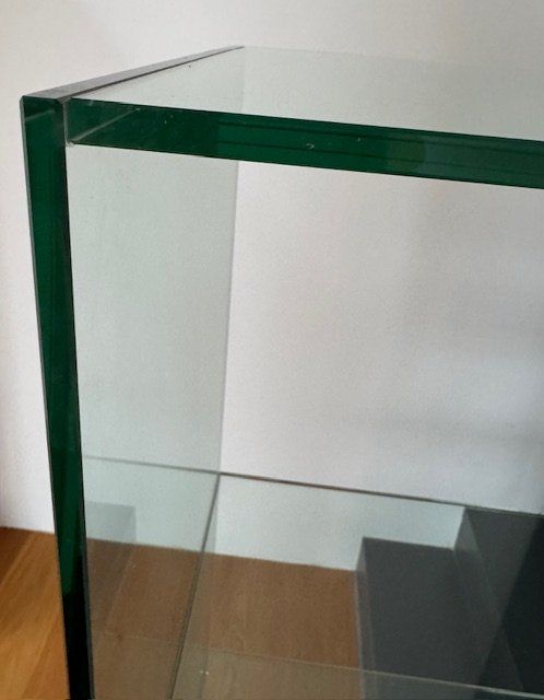 Vitrinen: Vitrine d'exposition en verre épais – Gebraucht aus Perroy von Pap_r8qm 2