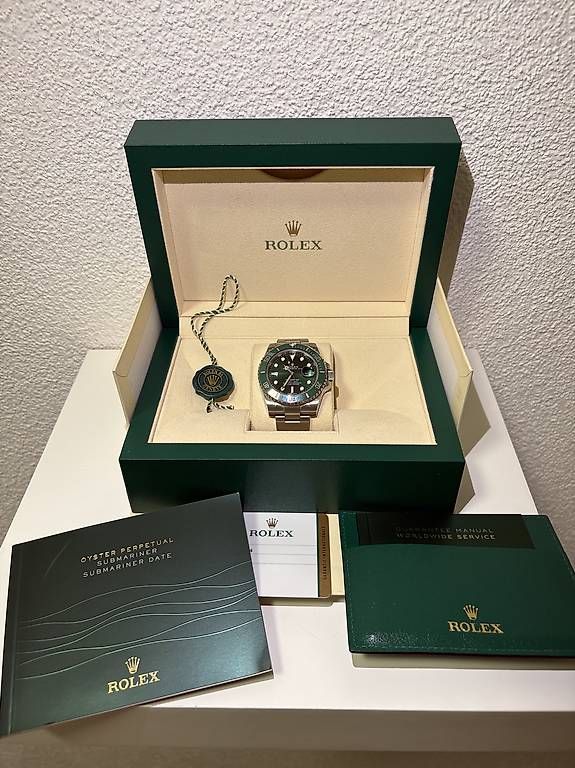 Uhren: ROLEX SUBMARINER DATE HULK  – Gebraucht aus Zürich von Icantswim