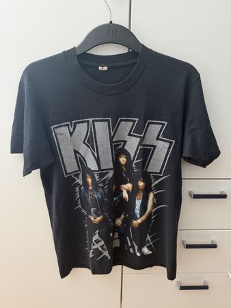 KISS hot in the shade vintage t-shirt