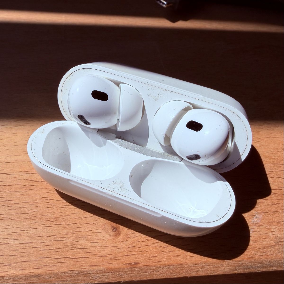 Apple Cuffie: Apple AirPods Pro 2 (2nd Gen) – Usato da Kreuzlingen venduto da Kampfdacke