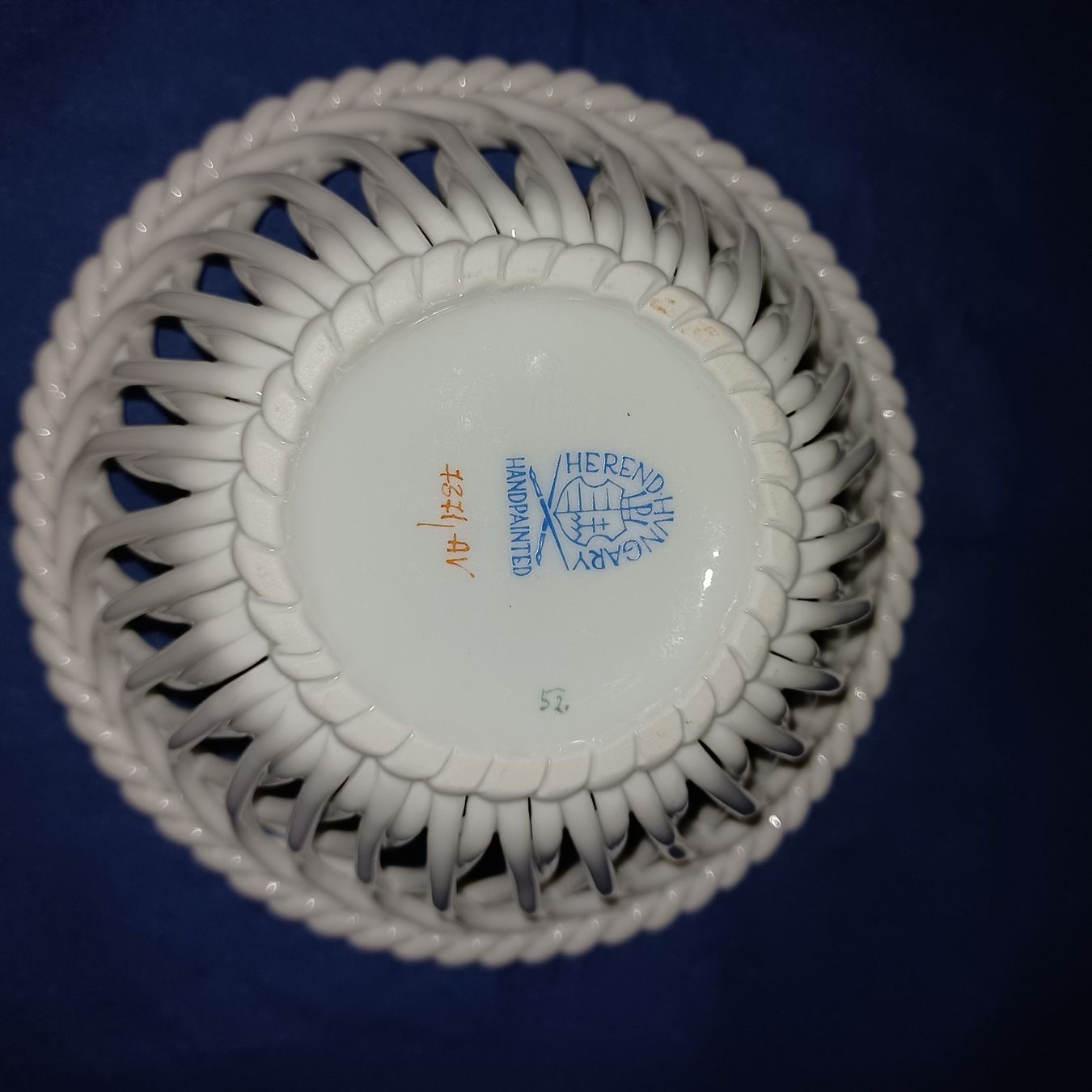 Herend Tutte le decorazioni: Herend kleines durchbrochenes Körbchen – Usato da Abtwil SG venduto da luupsy 3