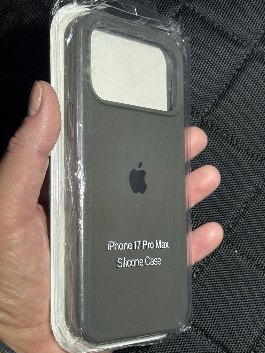 Cover & Protezioni schermo: Coque Silicone iPhone 17 Pro Max Neuve – Nuovo e nell'imballaggio originale da Lausanne venduto da Licio7 1