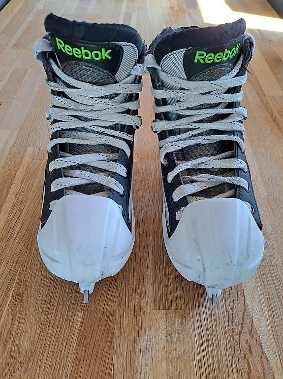 Patins à glace: Goali Schlittschuhe Reebock 4k – D'occasion à Oberburg par Tornados1 2