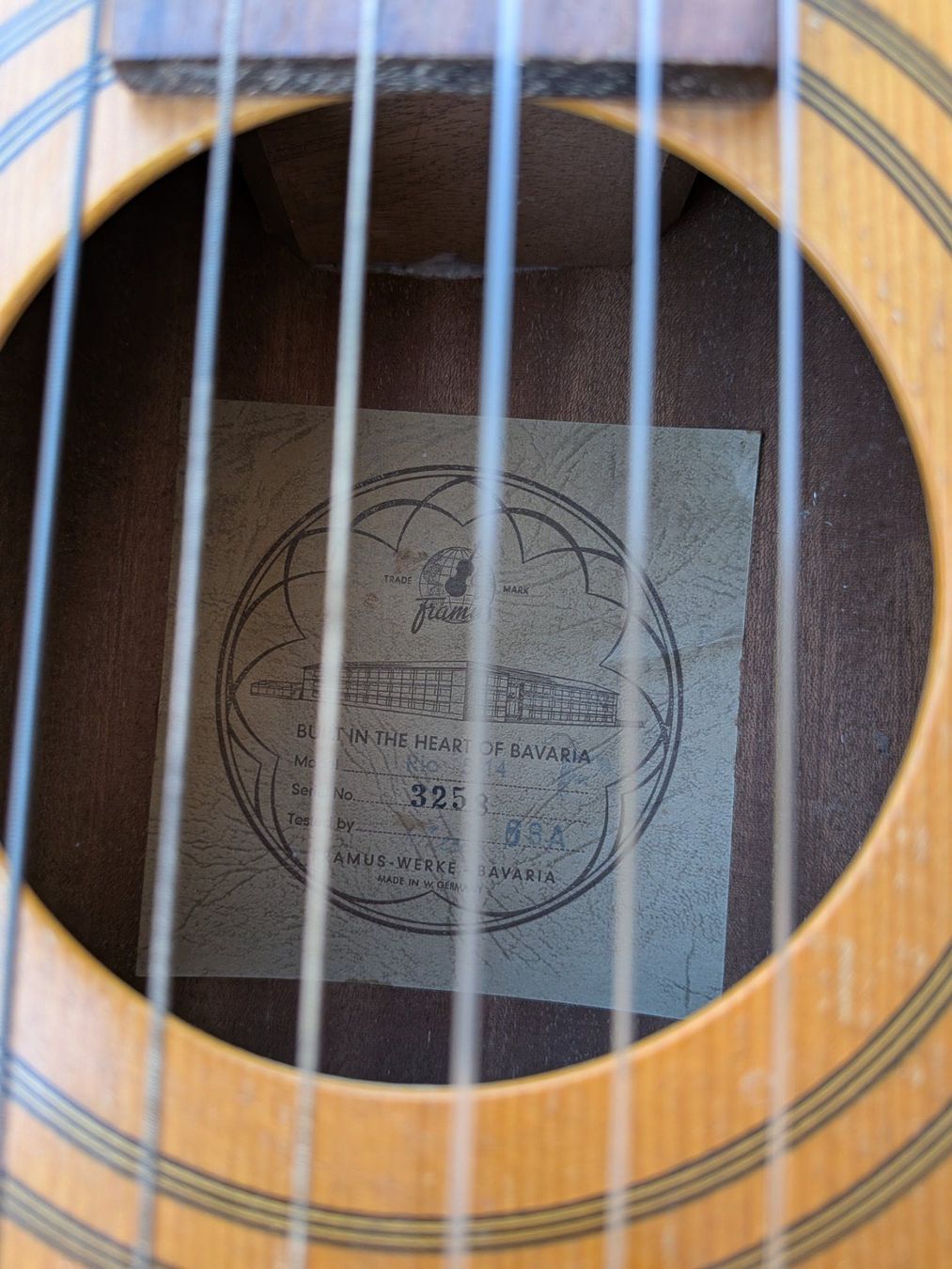 Framus Strumenti musicali: Gitarre Framus mit Etui – Usato da Emmen venduto da Brockofsky 3