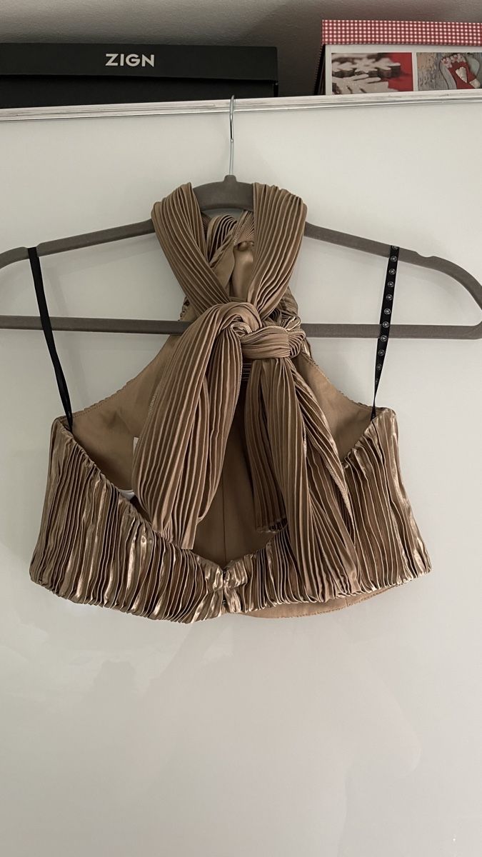 Top: Missguided Halter Neck Croptop – Nuovo e nell'imballaggio originale da Lausen venduto da sim_hgp6 2