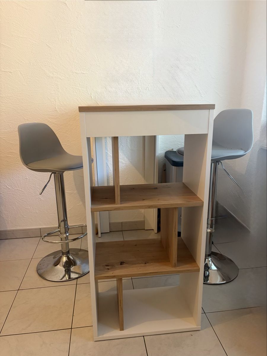 Tavoli: Bartisch mit Regal  – Usato da Pfäffikon SZ venduto da M.Haas_93 3