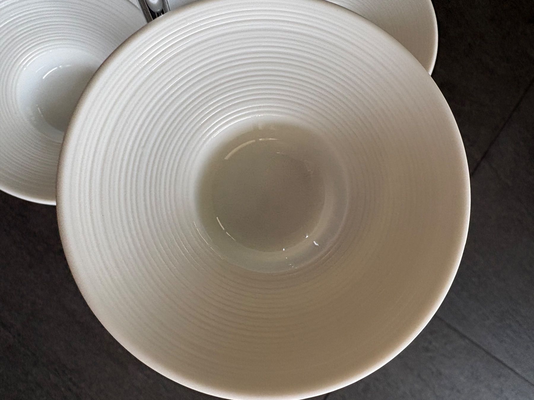 Services de table: Schalenset mit Ständer – D'occasion à Schübelbach par S1CH 3