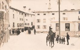 Samedan (GR) Winterumzug mit Pferden und traditionellen