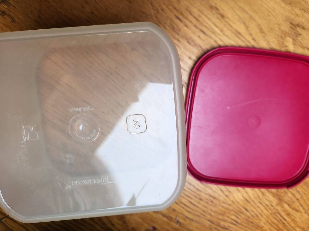 Tupperware Contenitori & Simili: Tupperware Regula Behälter 2.6l  ca.18x18x12cm – Usato da Gstaad venduto da Meiel2020 3