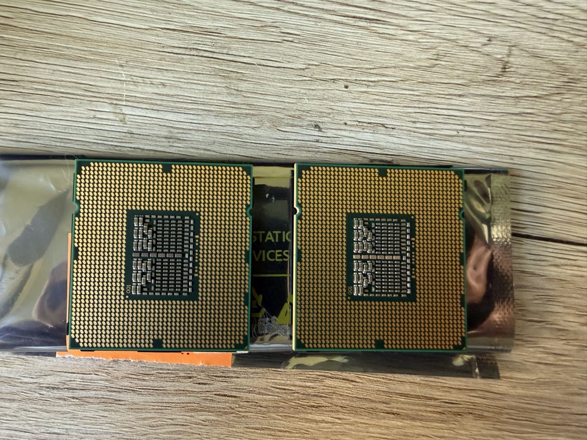 Intel Componenti elettronici: 2x Intel Xeon E5520 CPU Set 2.26GHz LGA1366 Quad-Core – Usato da Zürich venduto da DmKa 1