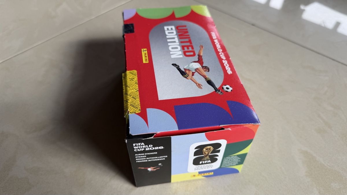 Panini Carte collezionabili: FIFA WM 2026 Panini Stickerbox mit 100 Stickern – Nuovo e nell'imballaggio originale da Wettingen venduto da Kusmi 1