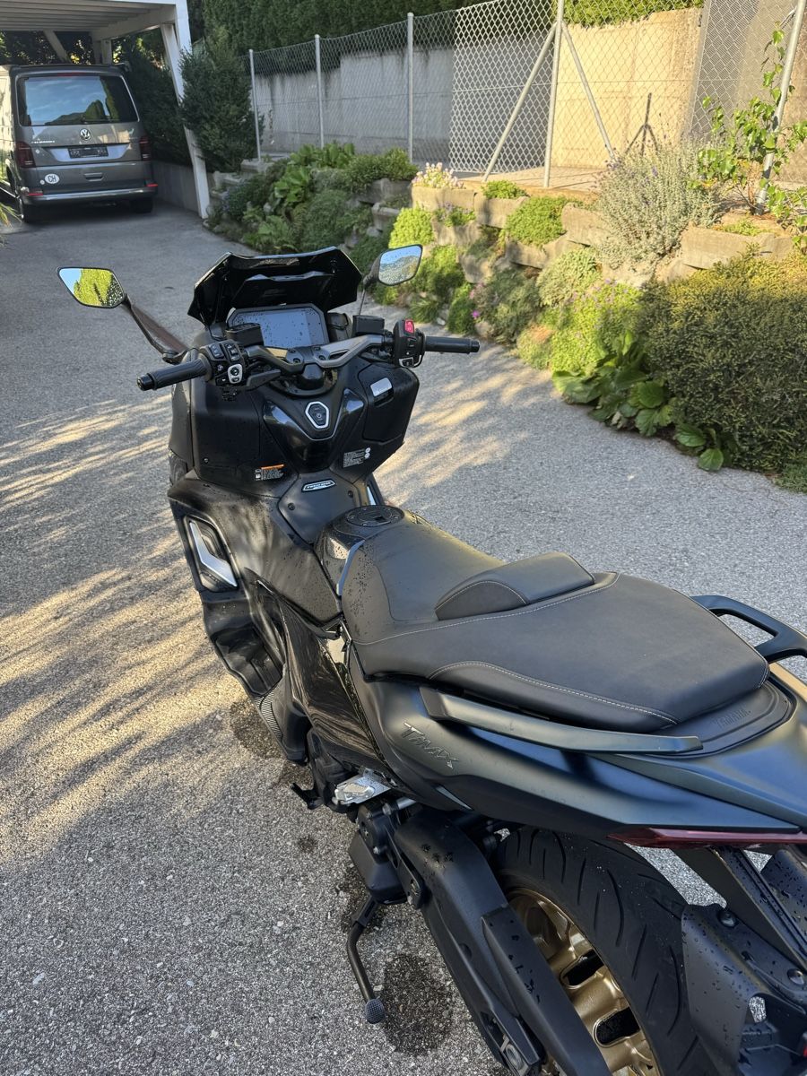 Yamaha Scooter: Tmax 560 tech max 2023 – Usato da Villa Luganese venduto da eli.ren 5