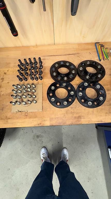 Mercedes-Benz Accessori per altri veicoli: G-Klasse 20 mm Spurplatten 4stk – Usato da Zürich venduto da Evil80 4