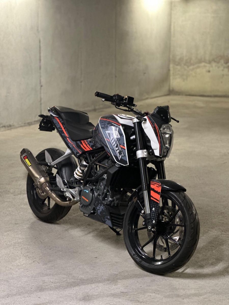KTM Strada: KTM Duke 125, JG 2015 – Usato da Interlaken venduto da raphael26 2