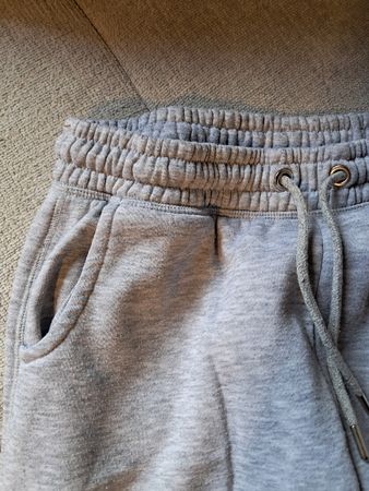 Graue Jogginghose, Grösse S