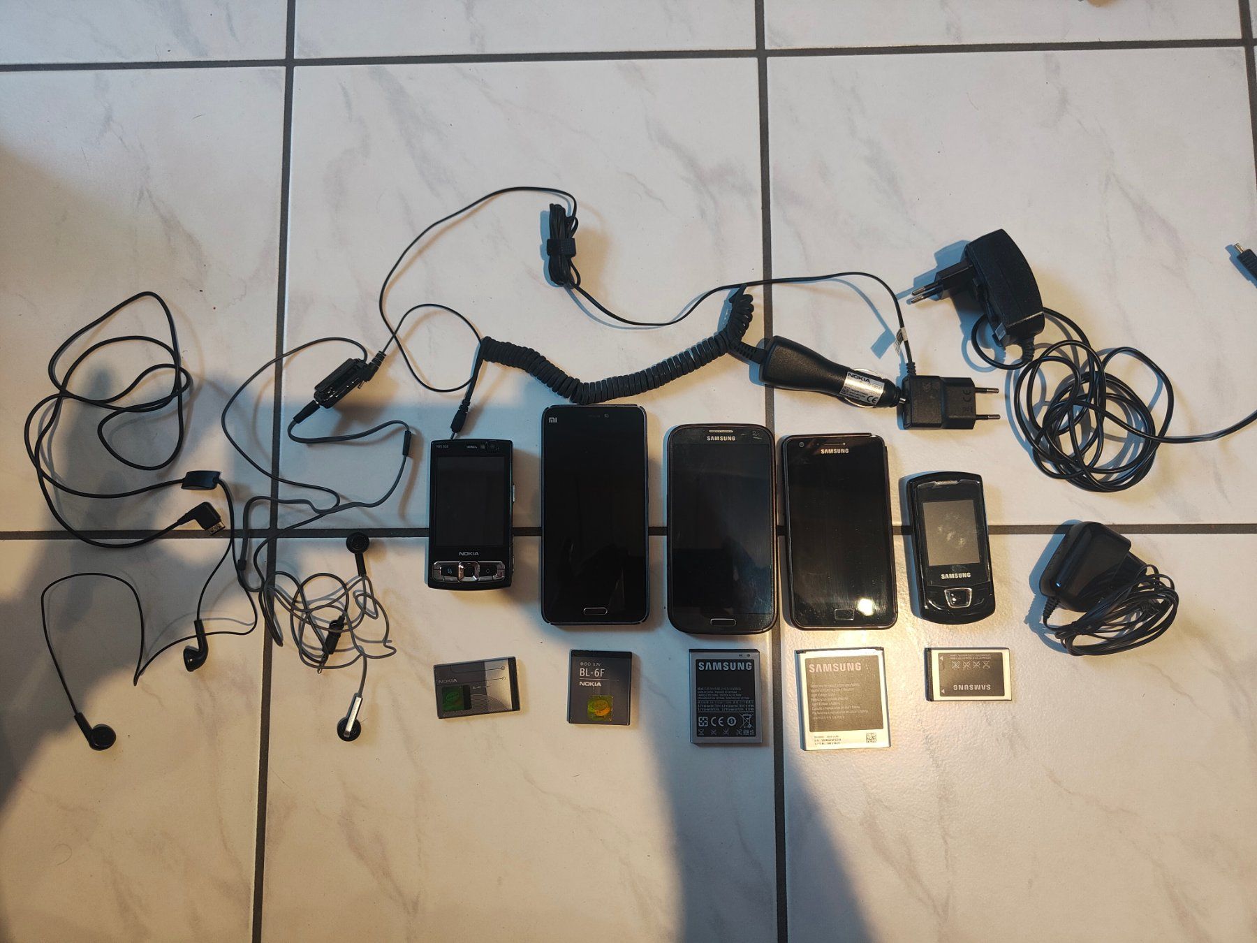 Telefoni cellulari / Smartphones: Diverse Handys – Difettoso da Künten venduto da Maege52