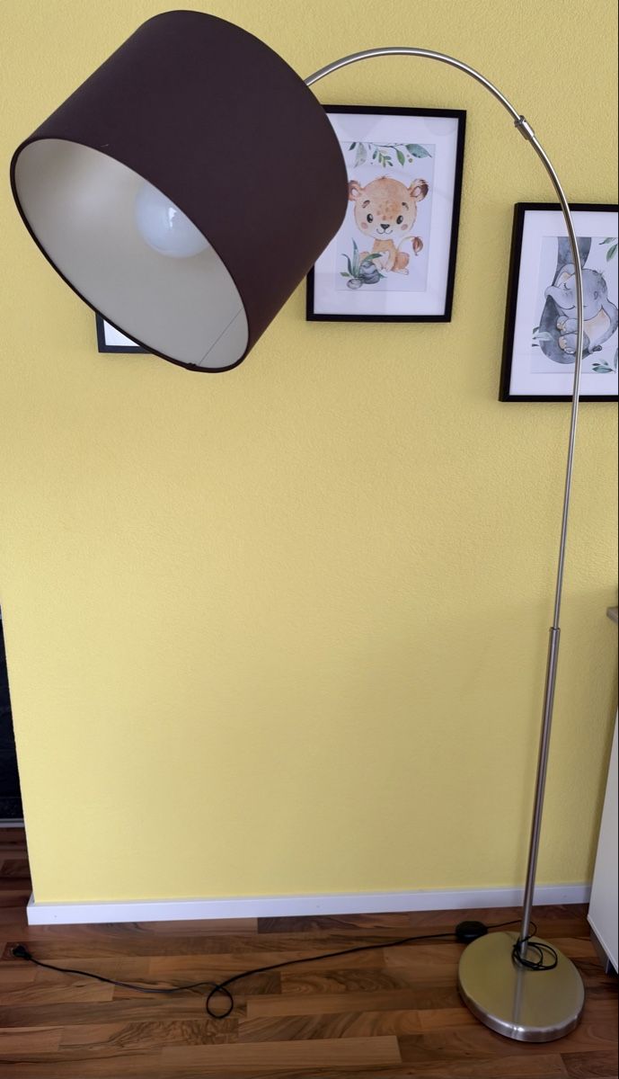 Lampes: Bogenlampe, mit Stoffschirm braun – D'occasion à Brunegg par minSchmi
