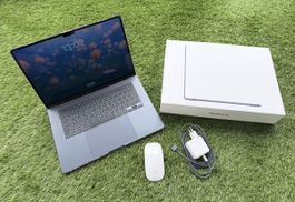 MacBook Air M4 16GB 15.3 Zoll 256GB SSD neuwertig