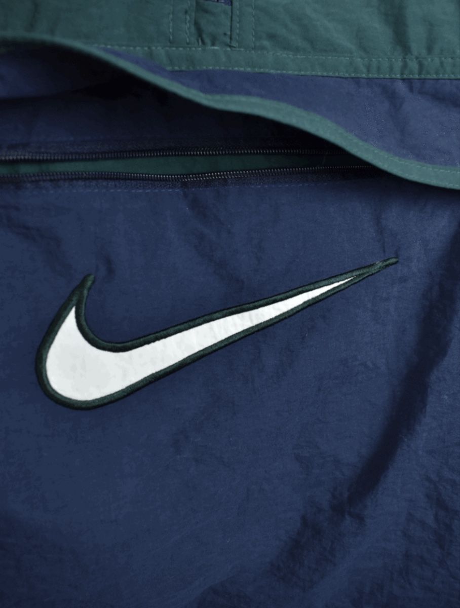 Nike Giacche: Veste vintage Nike – Usato da Clèbes (Nendaz) venduto da Tiki-Stop 3