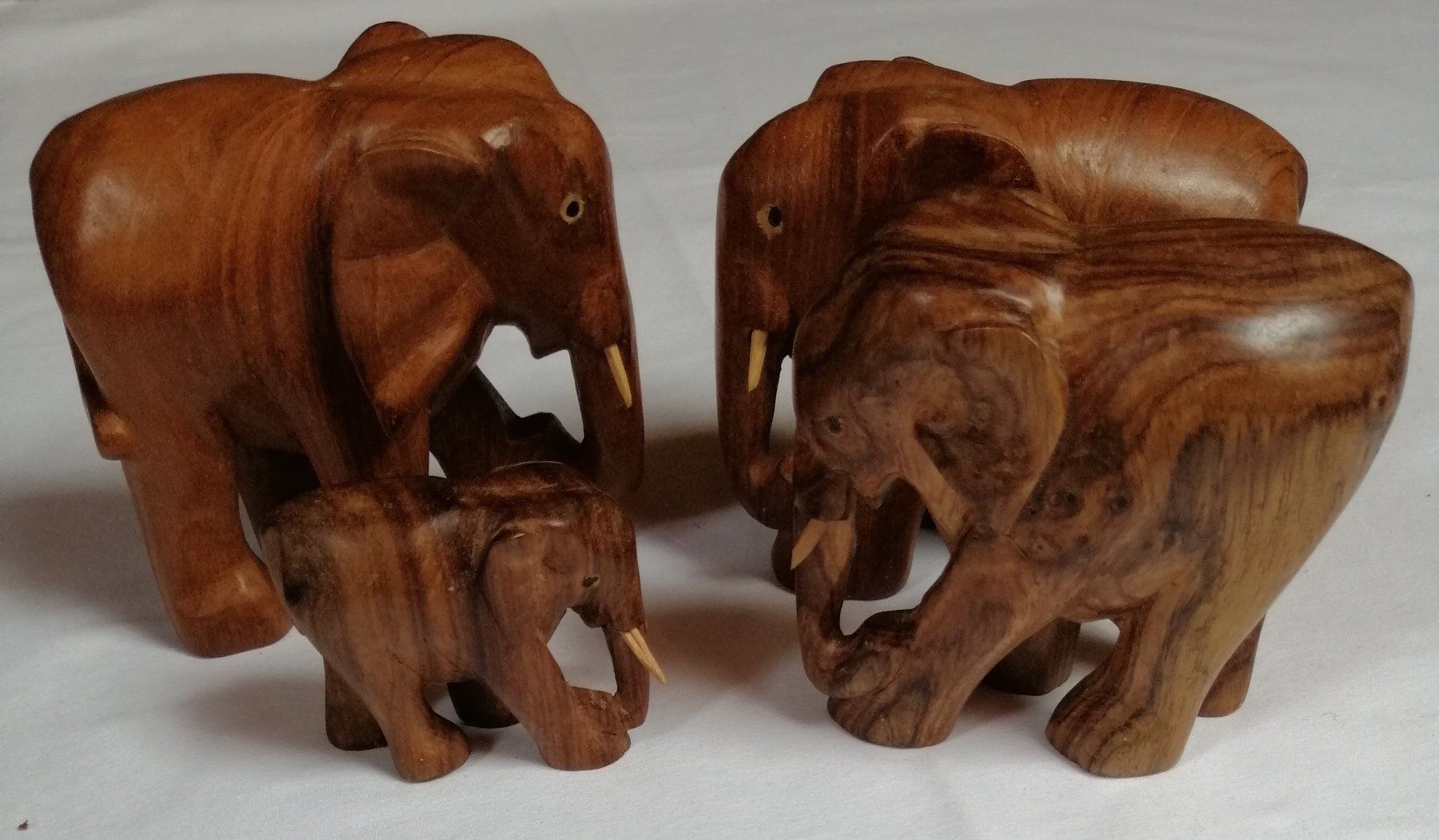 Sculture & Statue: Holz Elefanten 4 Stück - einfache Holzschnitzerei – Usato da Oberriet SG venduto da Atir47 7