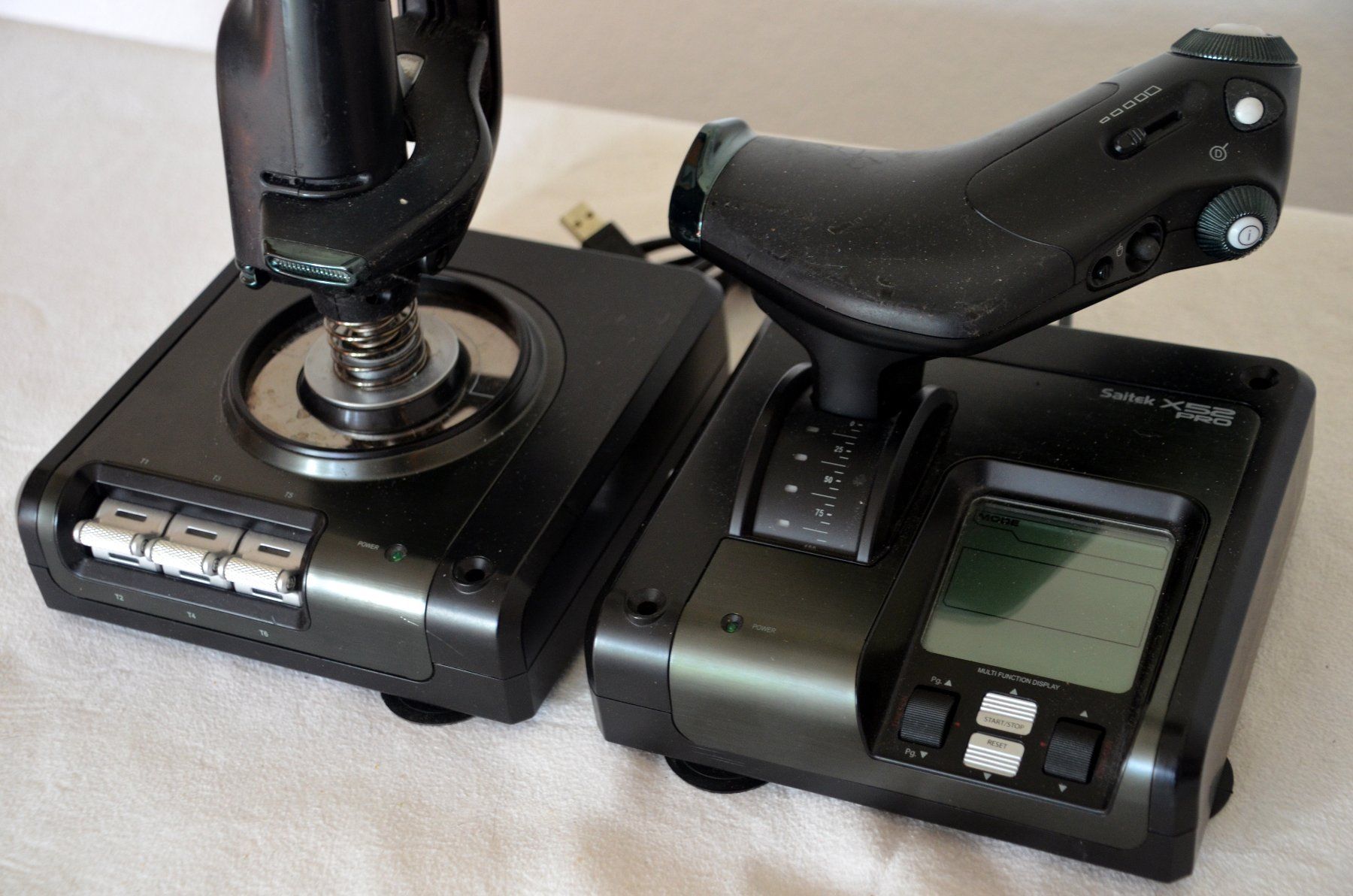 Saitek Controller: Logitech Gaming Saitek X52 Pro Flight Flugsimulator – Usato da Collonges venduto da arashee 2