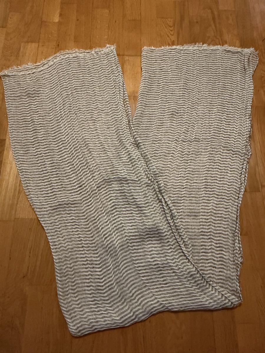 Zara Foulards, Tücher & Schals: Wunderschöner Schal von Zara.  – Gebraucht aus Adliswil von StephanieAnnina 7