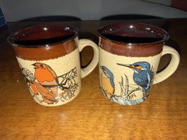 Zwei Keramik Tassen Vogelmotiv beige braun guter Zustand