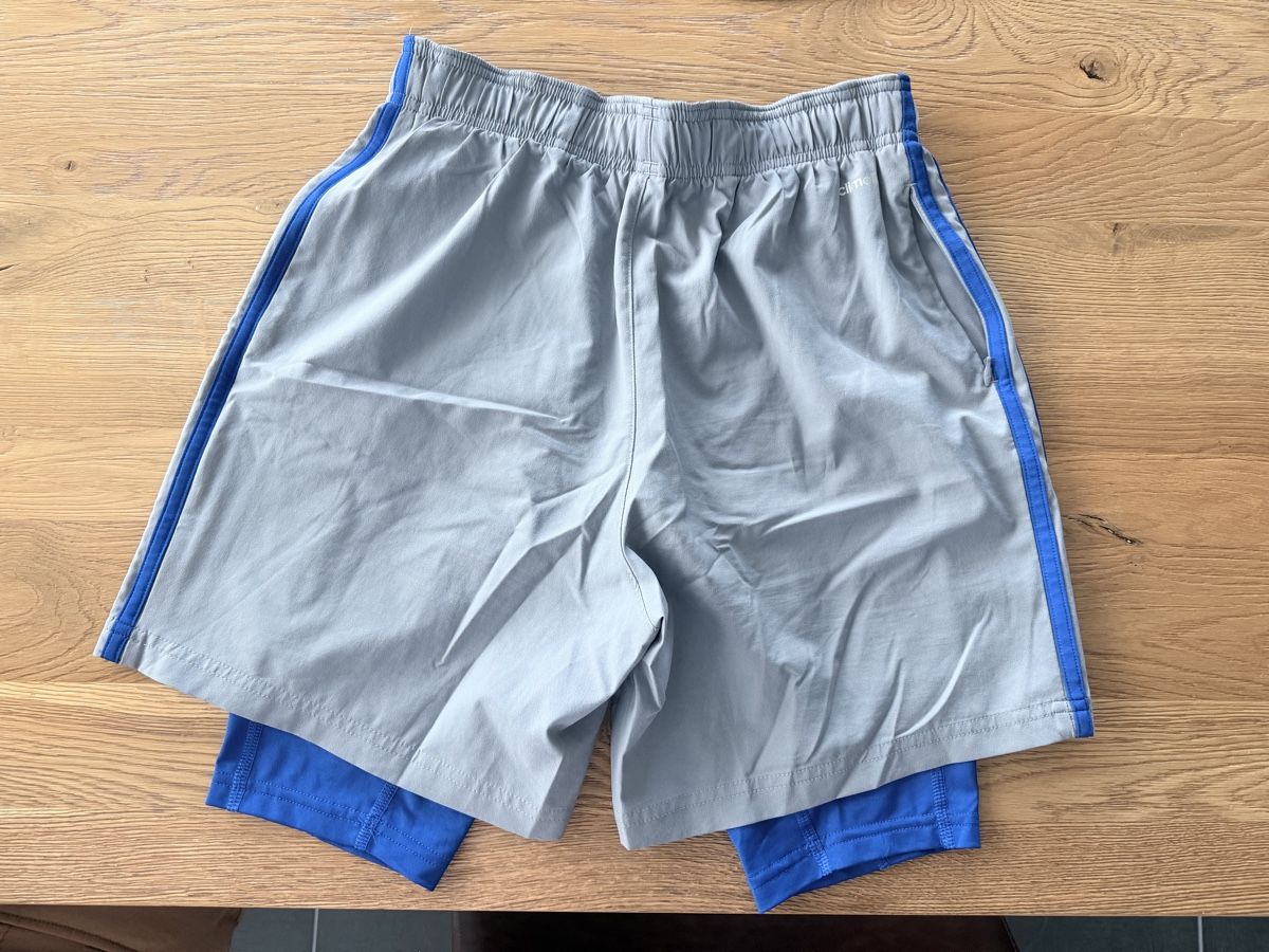 Adidas Pantaloni: Adidas Sporthose – Usato da Neuenkirch venduto da Je_Kunz11 1