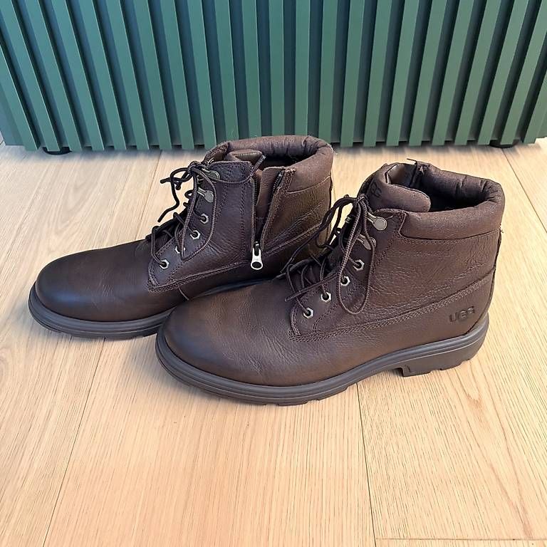 Scarpe da uomo: UGG Winterschuhe Herren, 44 – Usato da Solothurn venduto da Juliasju 1