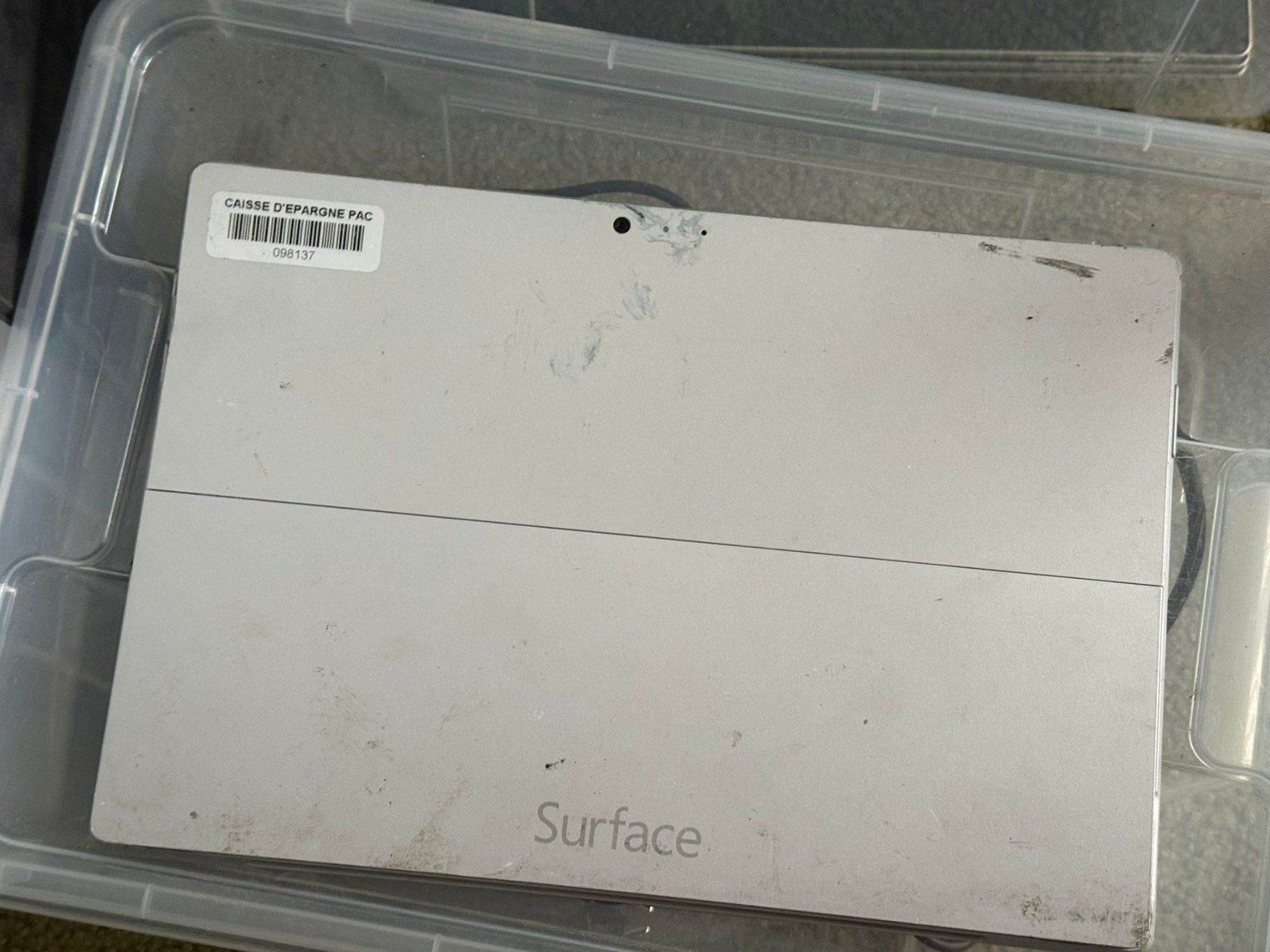 Microsoft Tablet PC: Surface Pro 3 - 64GB !! ungeprüft !! Ab 15CHF!! – Difettoso da Olten venduto da HoYa01 1