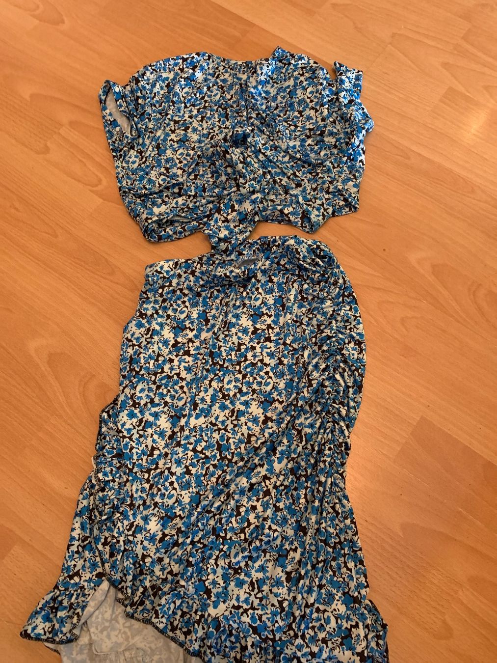 Lotti & Set di vestiti: Joli ensemble d’été taille 34-36 – Usato da MEYRIN venduto da Gwendo10 1