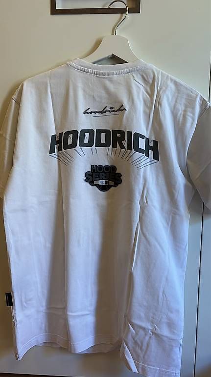 T-shirt: Maglietta Hoodrich  – Usato da Riva San Vitale venduto da ame_rtg5 2