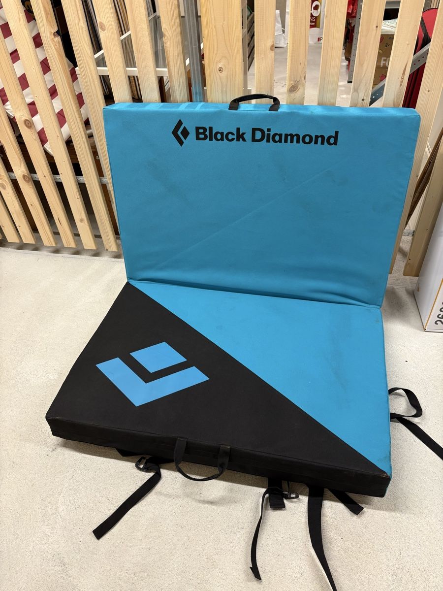Black Diamond Bodenmatten: Black Diamond Crashpad Klettermatte gebraucht – Gebraucht aus Winterthur von Ausverkauf2020 1