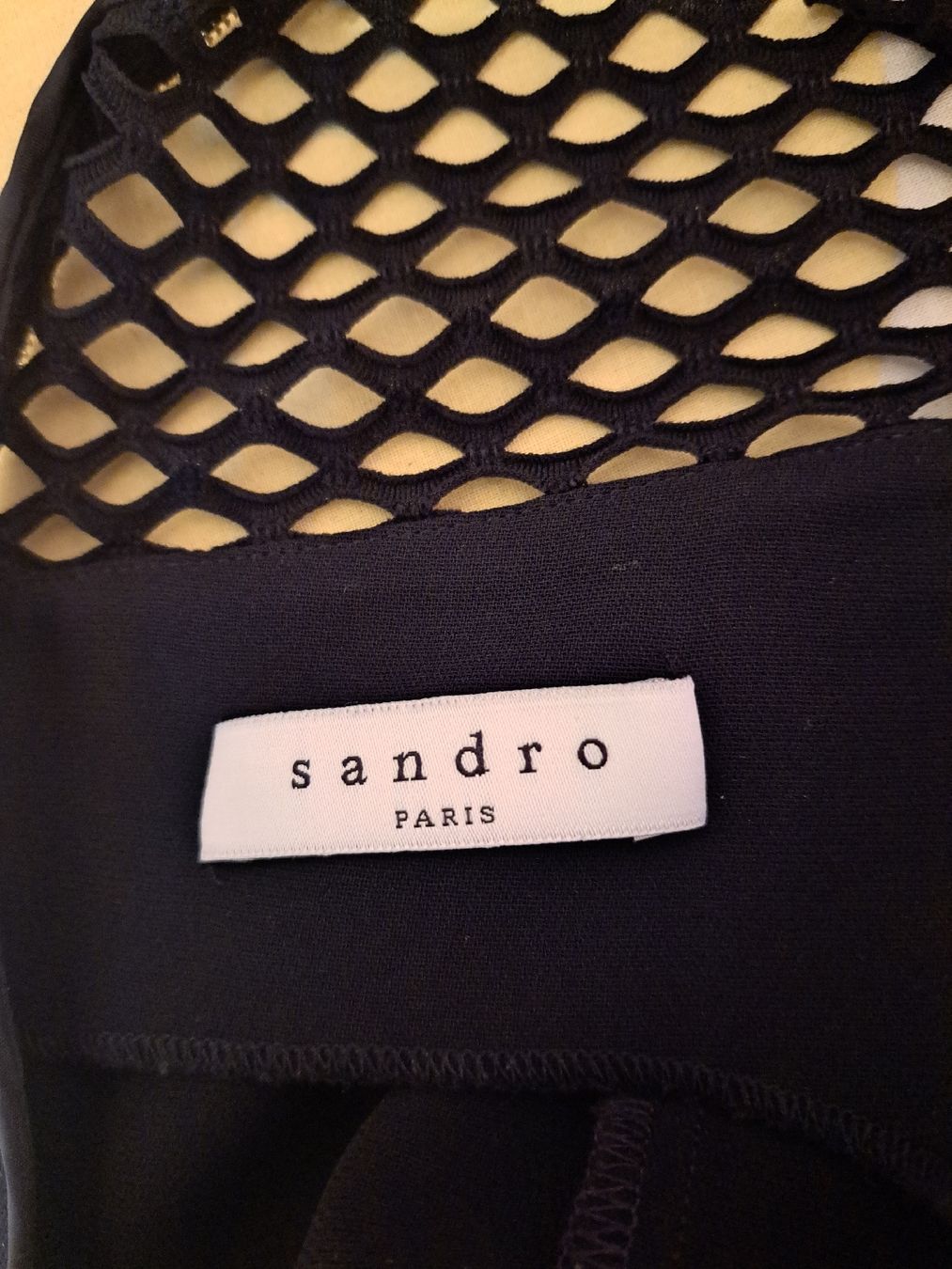 Sandro Vestiti: Robe Sandro noire, taille 2, avec détails en maille. – Usato da Chêne-Bourg venduto da mar_p5n7 6