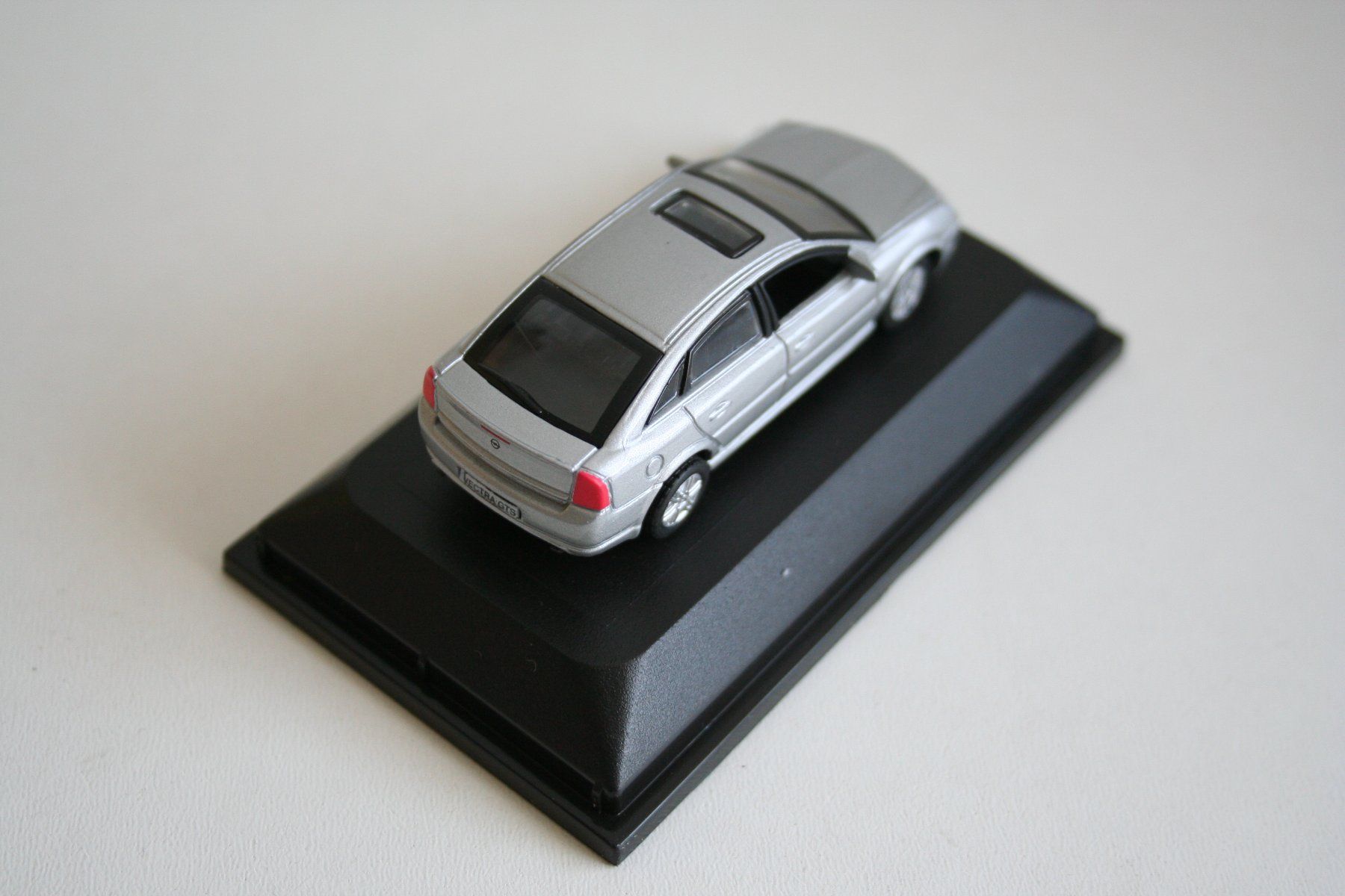 Siku Modellini d'auto: 3 Siku Opel Modellauto, Junior Line, mit OVP – Nuovo e nell'imballaggio originale da Bern venduto da ascona43 3
