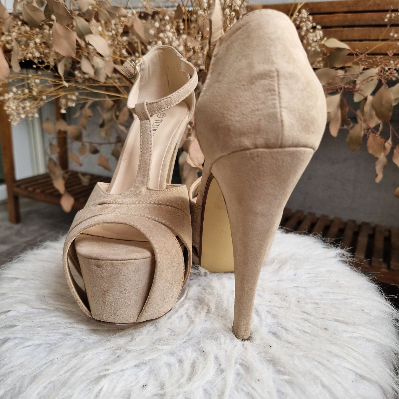 Scarpe da donna: High Heels beige Tulipano 38 – Usato da Nendeln venduto da Zopfie_ 3
