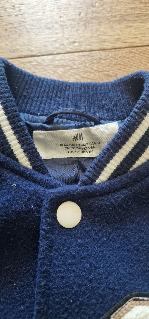 Lotti & Set di vestiti: Tolle Junge set 128 – Usato da Emmenbrücke venduto da Nadmorebiti 3
