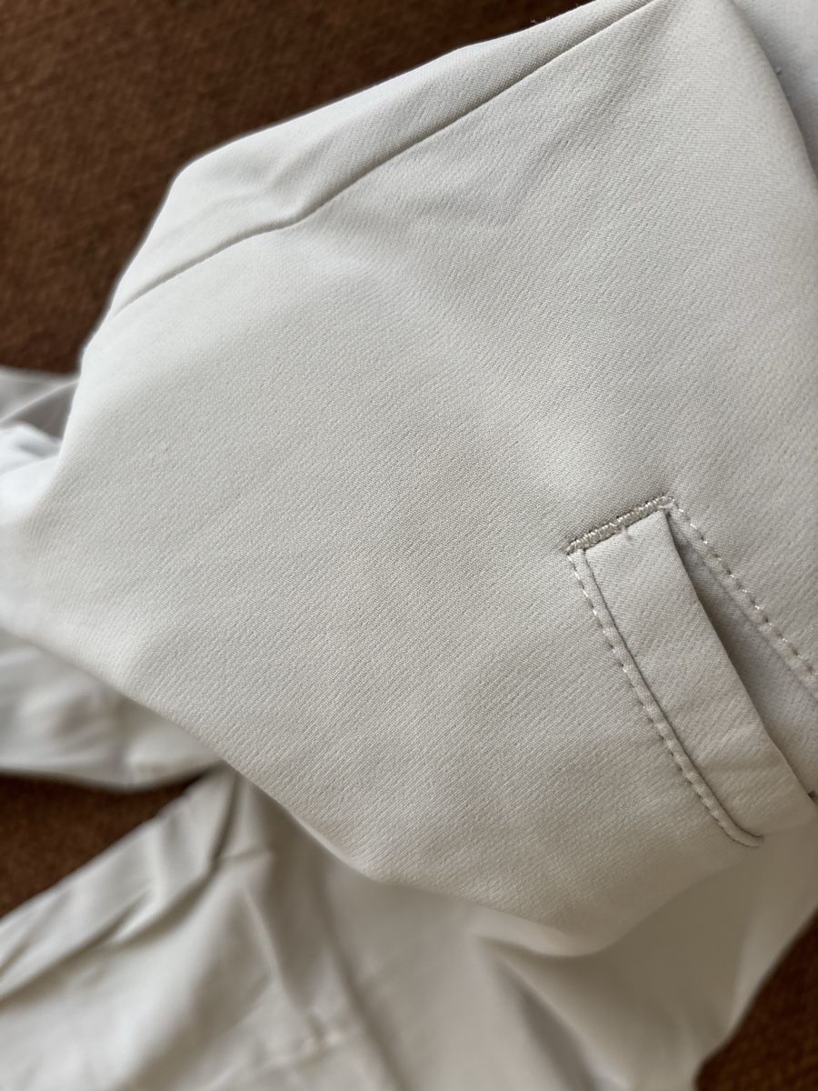 Pantaloni: Trouser – Usato da Genève venduto da Second_Hand_Ch 4