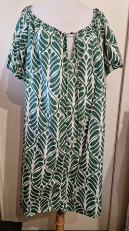 Kleid bedruckt grün-weiss Grösse XL guter Zustand