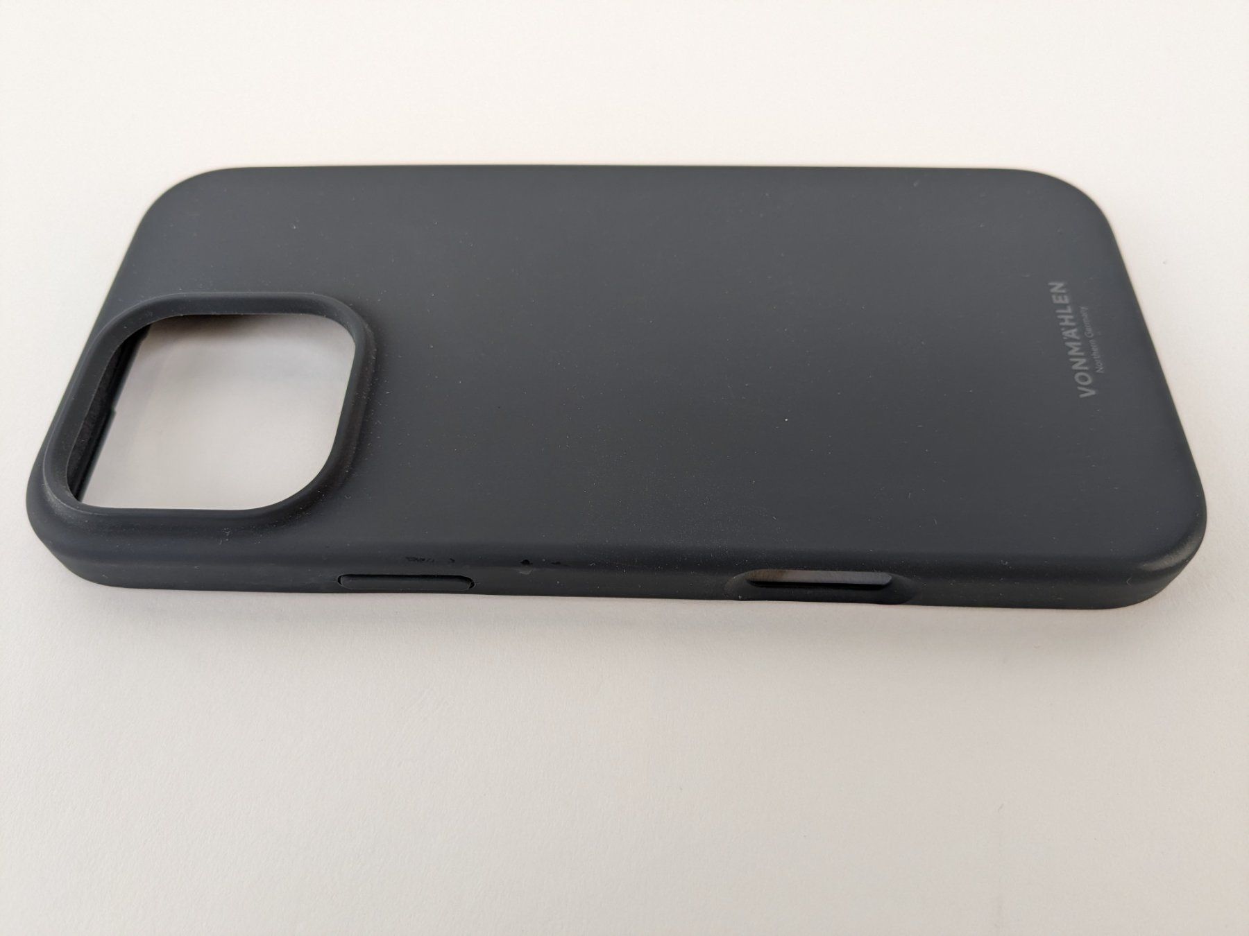Cover & Protezioni schermo: VONMÄHLEN Soft Silicone Case iPhone 16 Pro Max – Nuovo (secondo la descrizione) da Dintikon venduto da Restwert_Dintikon 2