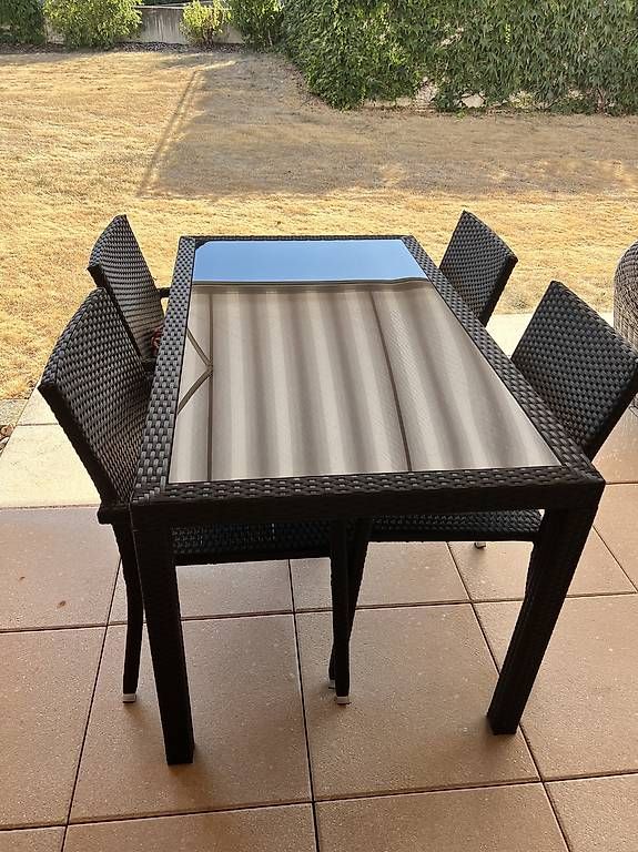 Tables: Gartentisch inkl.4 Stühle – D'occasion à Bettlach par Swiss-2016