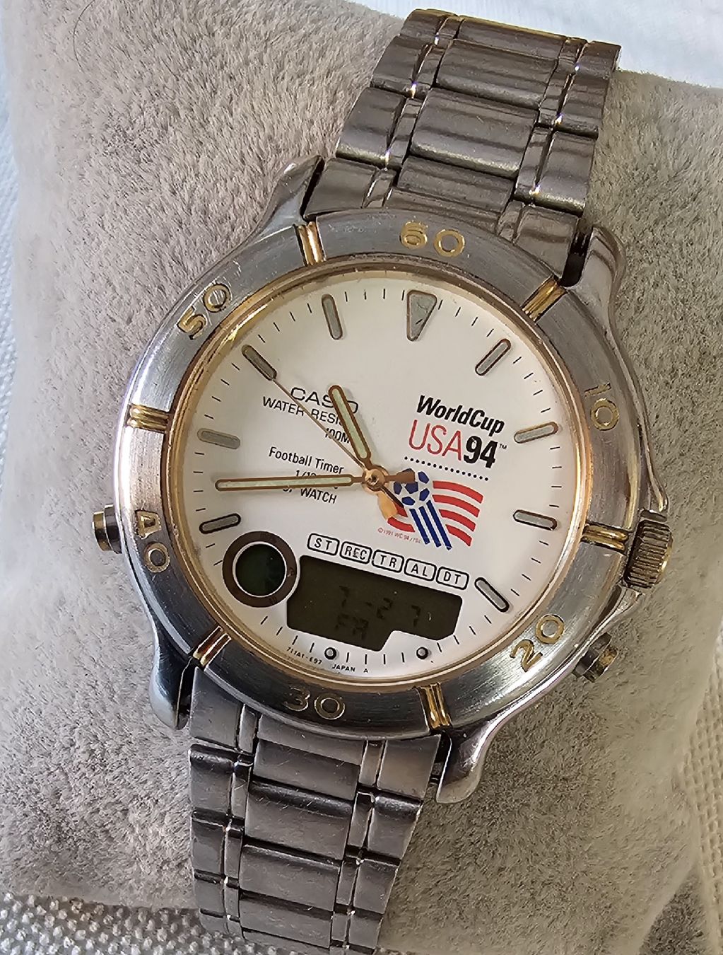 Casio Orologi: CASIO ELEGANTE HERRENUHR 39.5MM – Usato da Speicher venduto da Lemore