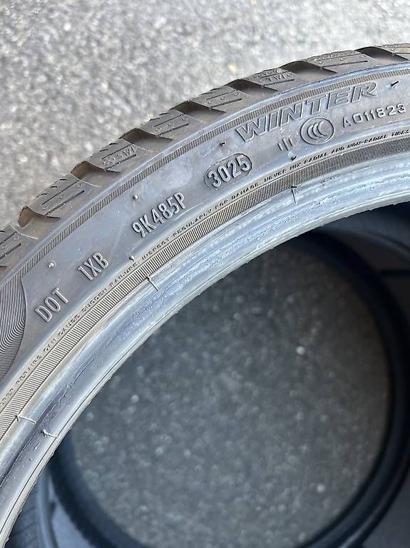 Pneumatici & Ruote complete: 2 x 235/35/20 Pirelli Winterreifen  – Usato da Frasnacht venduto da nobloff 5