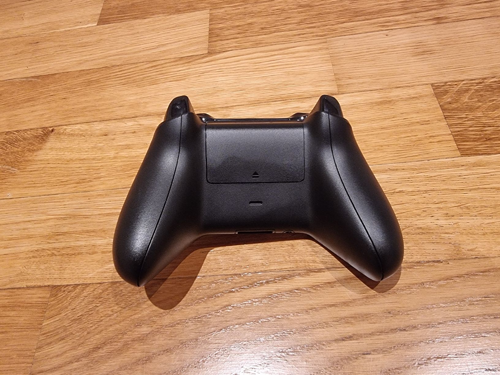 Microsoft Controller: XBOX CONTROLLER mit SPECIAL EDITION – Usato da Einsiedeln venduto da HabaschCH 6