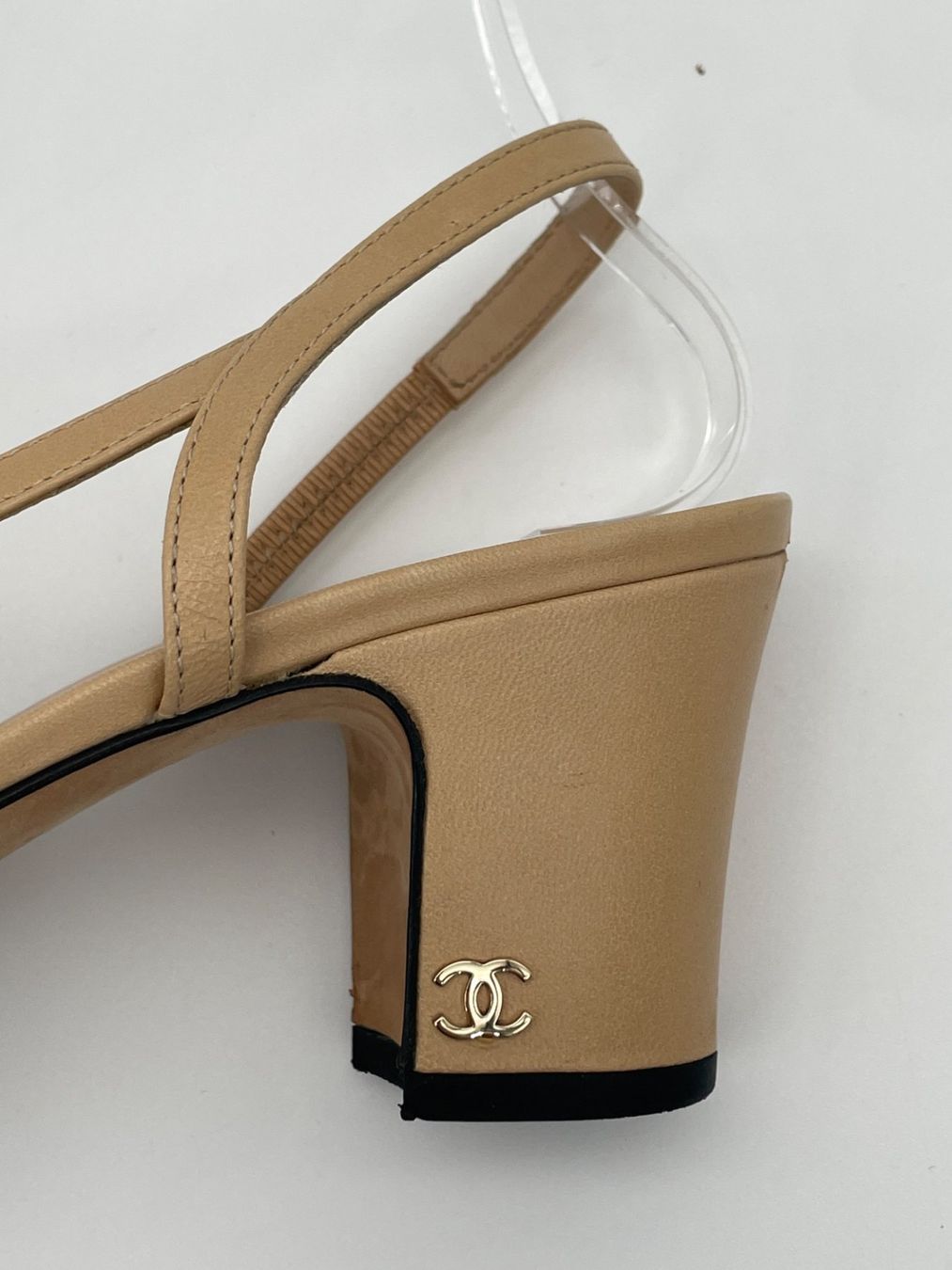 Chanel Scarpe da donna: Chanel Classic Slingback EU 36 Beige – Usato da Zürich venduto da shoe_shop 7